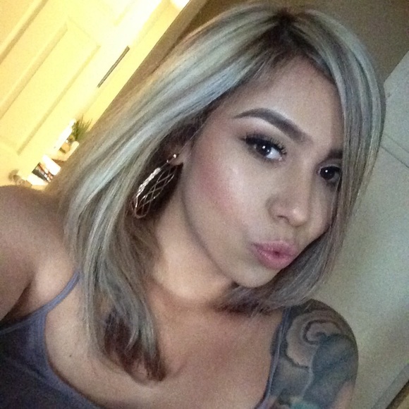 Meet your Posher, Cynthia - Picture 1 of 1